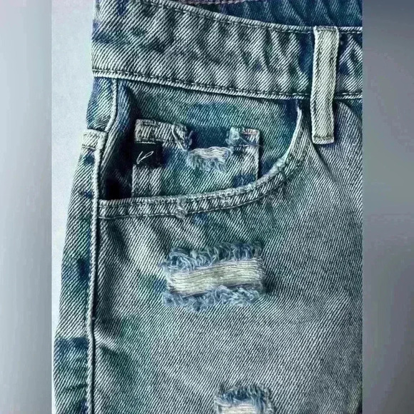 KanCan Women’s Blue Frayed and Distressed Jean Shorts Size XS - Picture 3 of 7